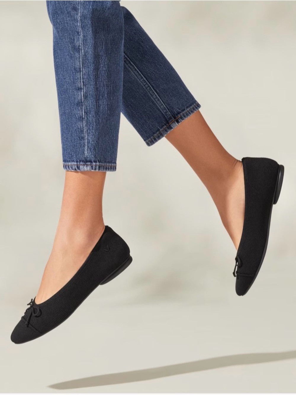 Vivaia Tiana Almond Toe Bow Flats Black shoes size 40.5